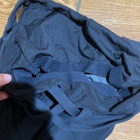 Lululemon Floral Workout top! - Picture 4 of 4